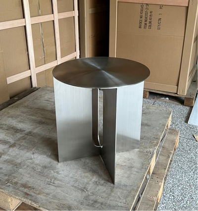 Axis side table