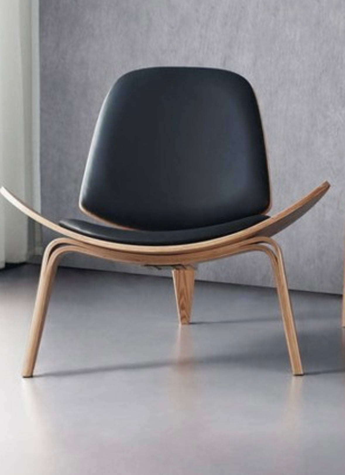 Shell Chair CH07 (Natural / Black leather)