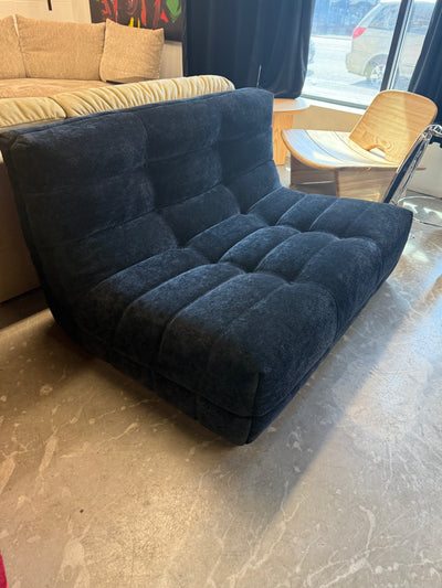 Russo2 Love seat (Black chenille)