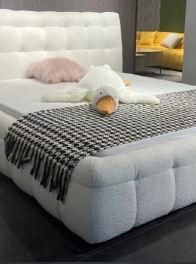 Boba bed (Queen fluffy boucle)