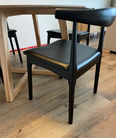 Elbow chairs (black leather)